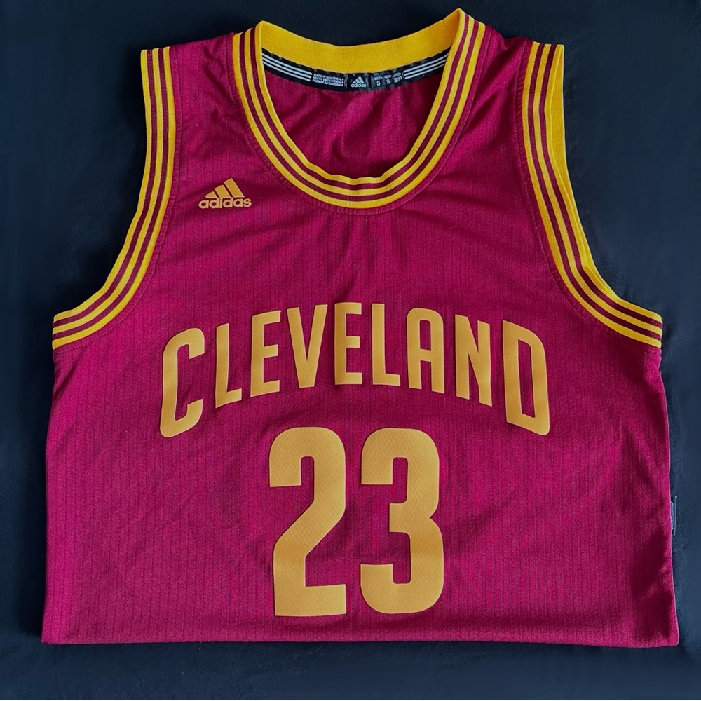 Cleveland Cavaliers (Adidas) LeBron James Swingman Jersey (S)